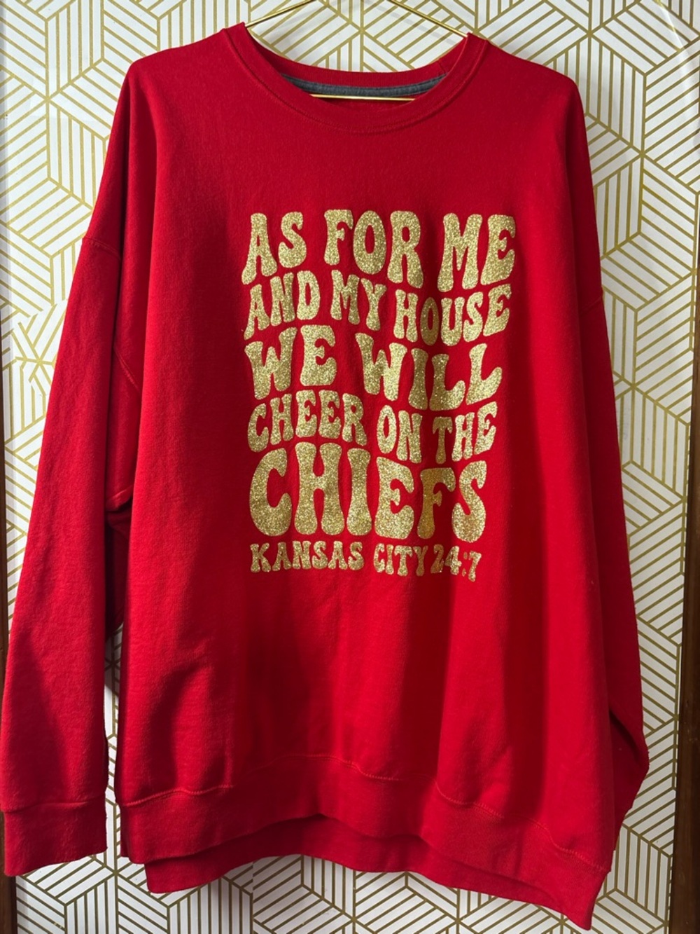 Kansas City Chiefs Red Crewneck with Gold Glitter Graphic 3XL